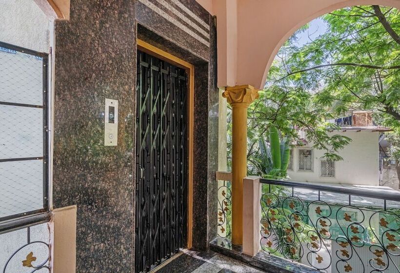 Iroomz Hotel Ritzy Grand