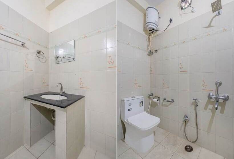 Iroomz Hotel Ritzy Grand