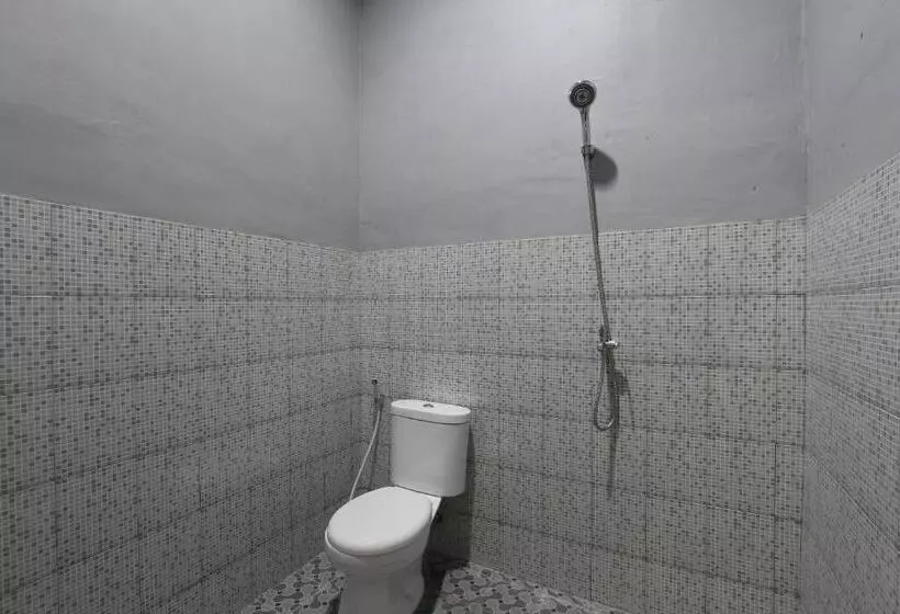 ホテル Spot On 93245 Guest House Mulia Dua Syariah
