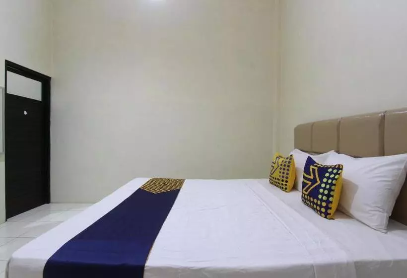 ホテル Spot On 93245 Guest House Mulia Dua Syariah