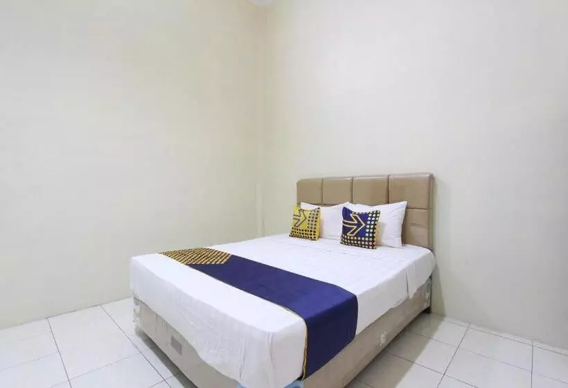ホテル Spot On 93245 Guest House Mulia Dua Syariah