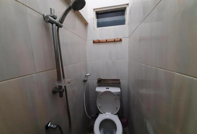 هتل Spot On 93283 Sengon Kostel Syariah