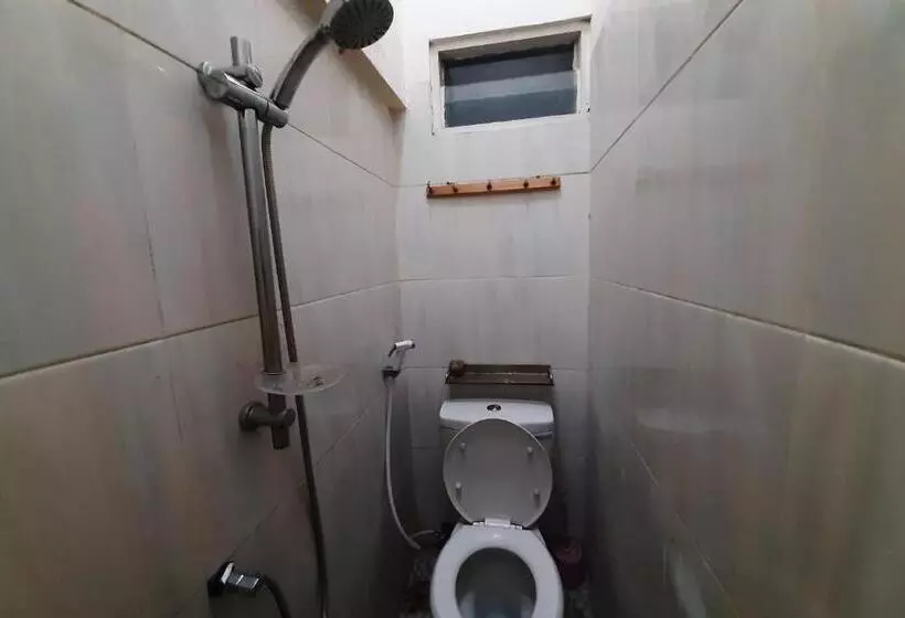 Hotelli Spot On 93283 Sengon Kostel Syariah