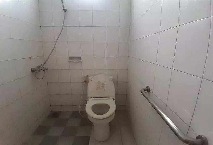 Hotelli Spot On 93283 Sengon Kostel Syariah