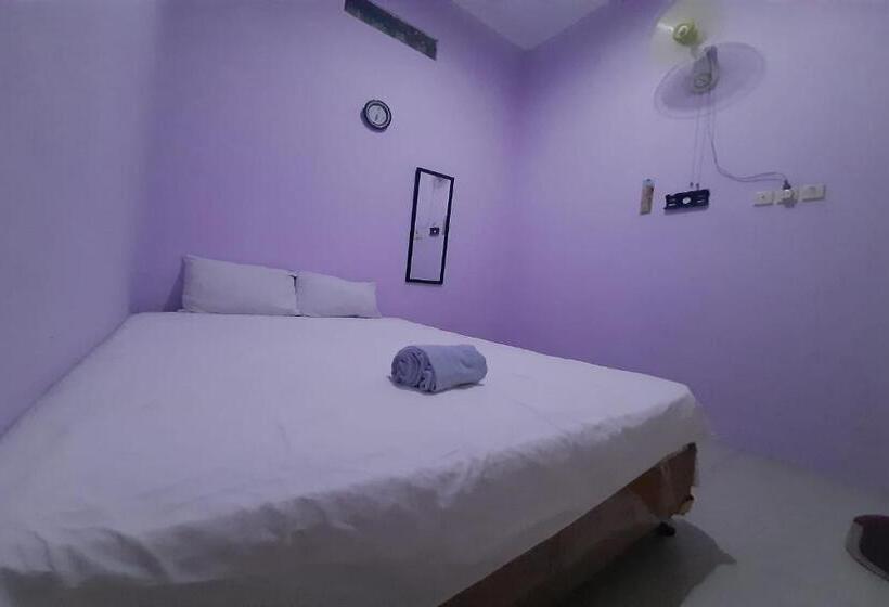 هتل Spot On 93283 Sengon Kostel Syariah