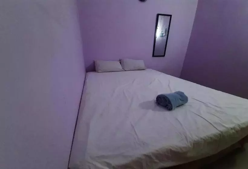 Hotelli Spot On 93283 Sengon Kostel Syariah