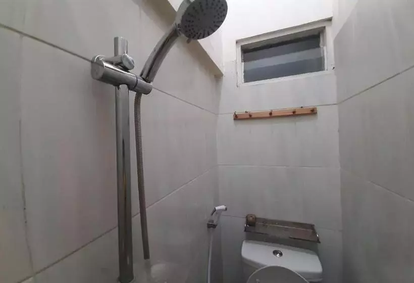 Hotelli Spot On 93283 Sengon Kostel Syariah