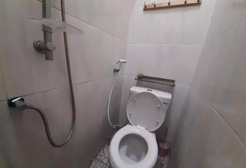 Hotelli Spot On 93283 Sengon Kostel Syariah