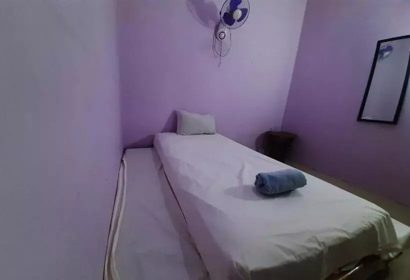 Hotelli Spot On 93283 Sengon Kostel Syariah