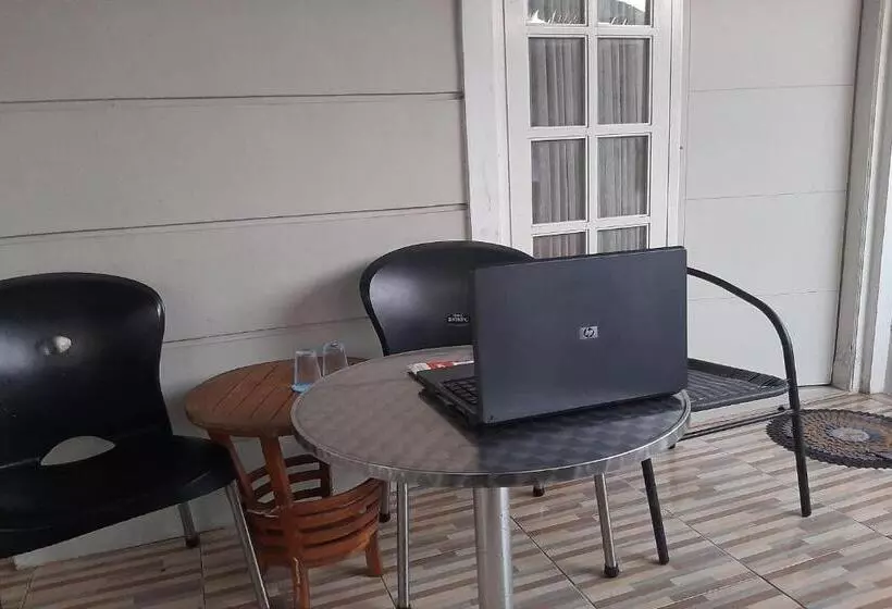 Hotelli Spot On 93283 Sengon Kostel Syariah