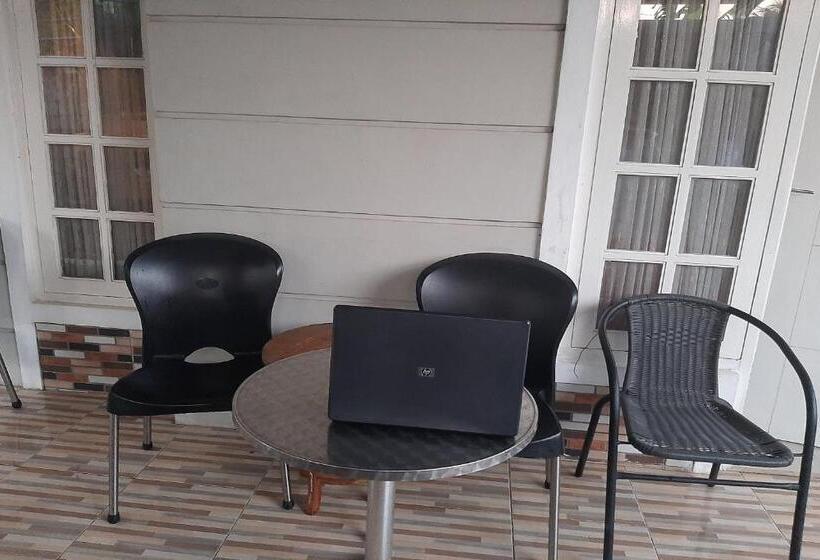 هتل Spot On 93283 Sengon Kostel Syariah