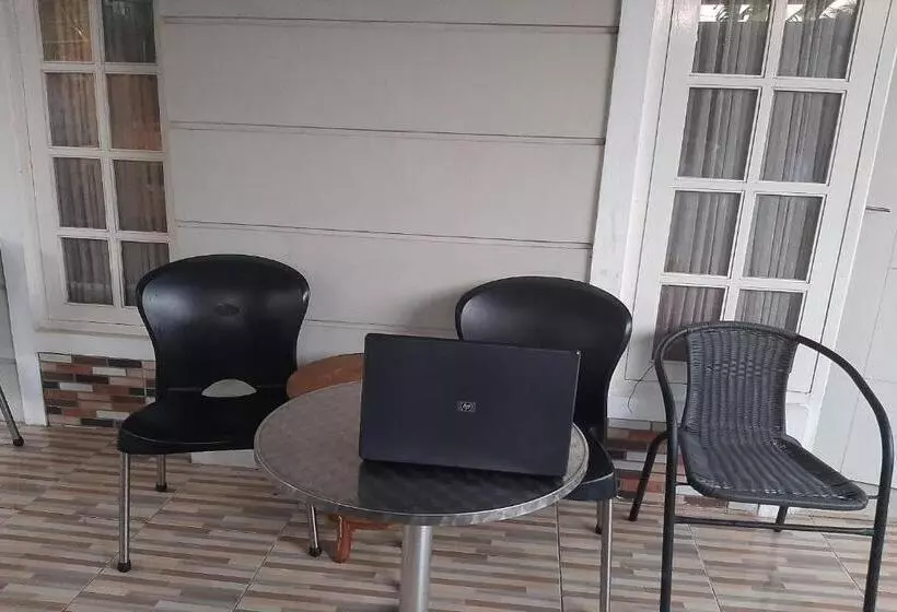 Hotelli Spot On 93283 Sengon Kostel Syariah