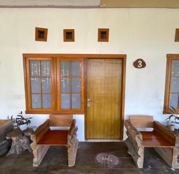 Nua Indah Hotel & Resto Wakatobi