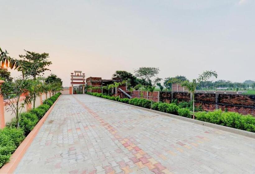 Oyo Hotel Ambika Palace