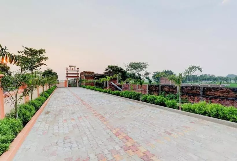 Oyo Hotel Ambika Palace
