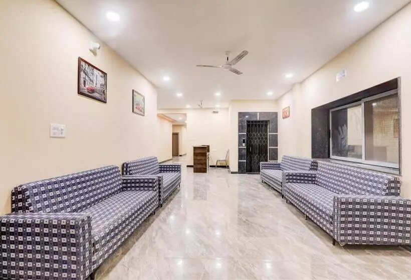 Oyo Hotel Ambika Palace