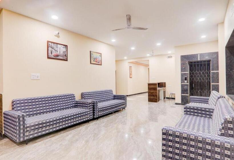 Oyo Hotel Ambika Palace