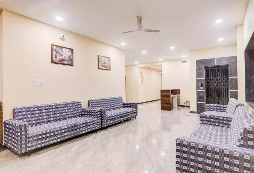 Oyo Hotel Ambika Palace