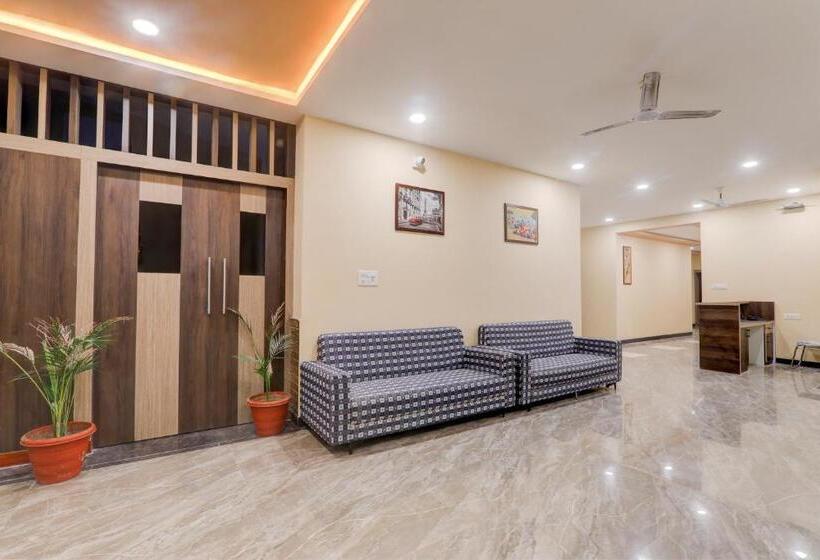 Oyo Hotel Ambika Palace