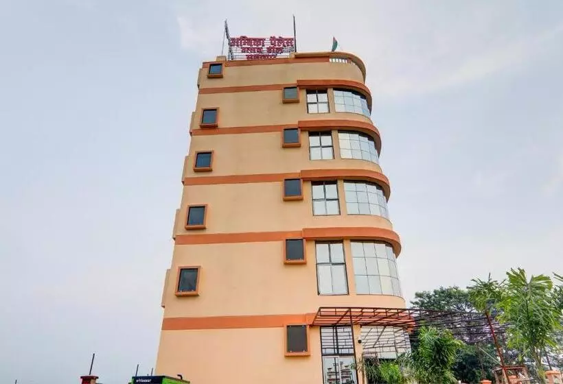 Oyo Hotel Ambika Palace