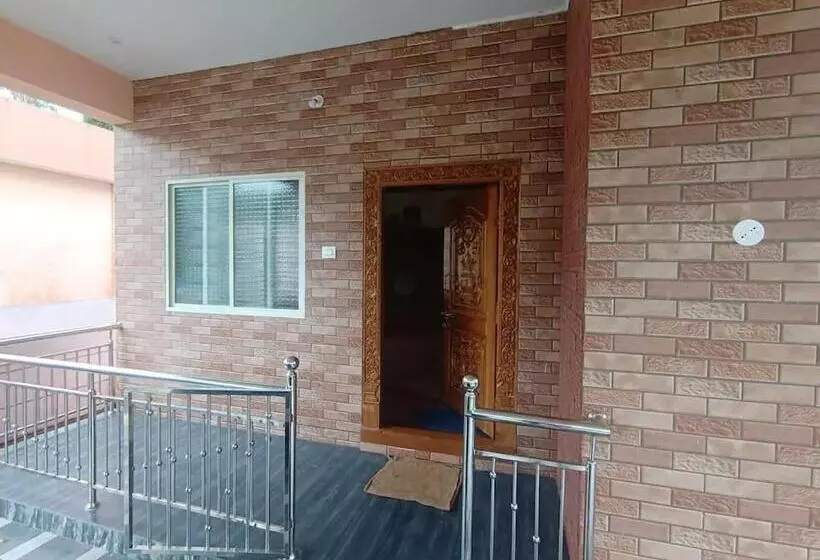 ペンション Instant Space   Guest House
