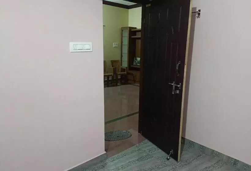 ペンション Instant Space   Guest House