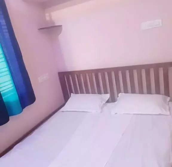 ペンション Instant Space   Guest House