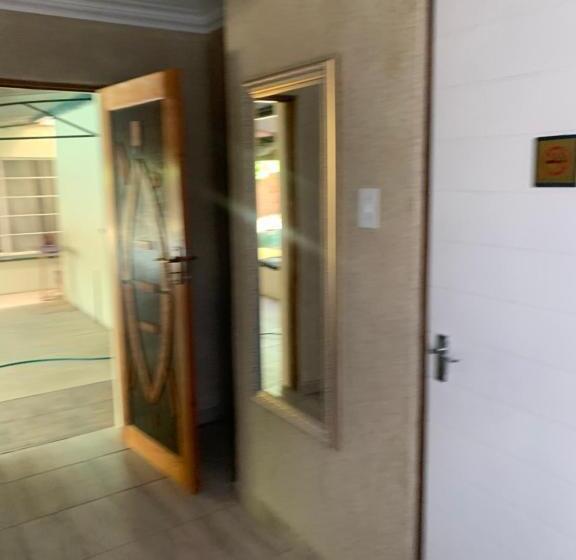 Пансион Nonesi Lodge 2