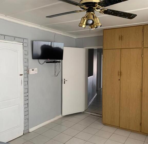 Пансион Nonesi Lodge 2