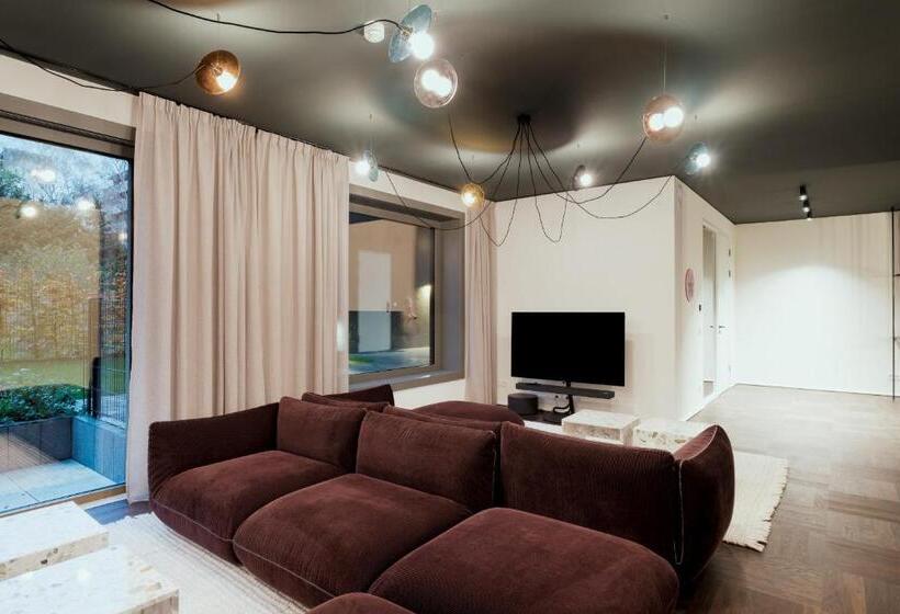 The Garden Suites By Suite030