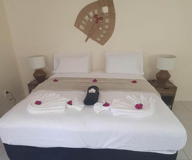 Wolfgramm Beachfront Motel