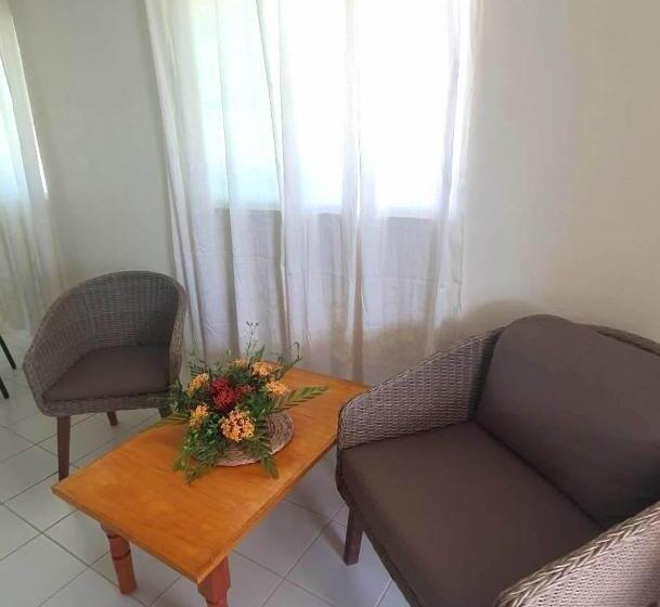 Wolfgramm Beachfront Motel