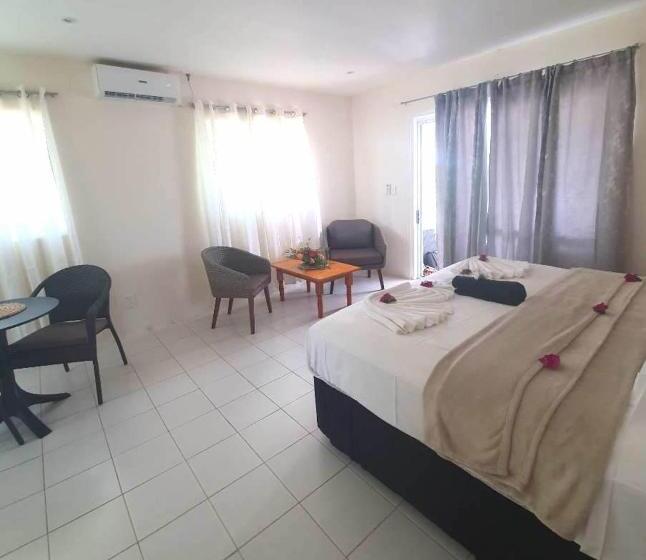 Wolfgramm Beachfront Motel