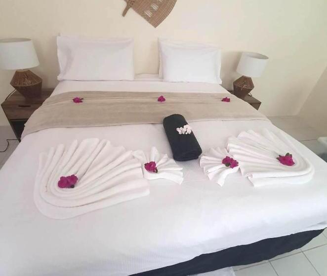 Wolfgramm Beachfront Motel