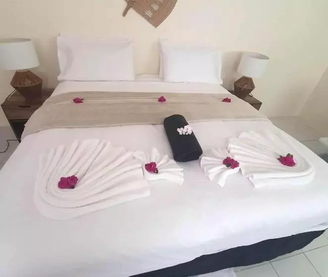 Wolfgramm Beachfront Motel