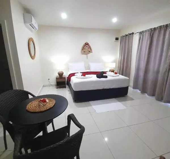 Wolfgramm Beachfront Motel