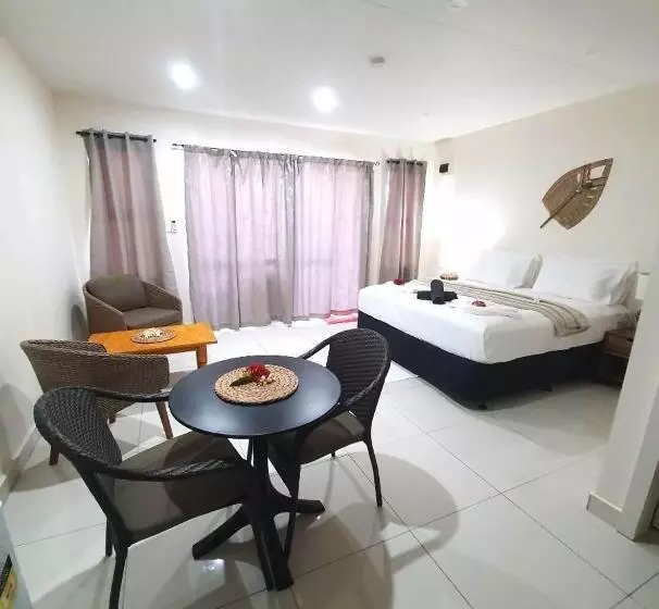 Wolfgramm Beachfront Motel