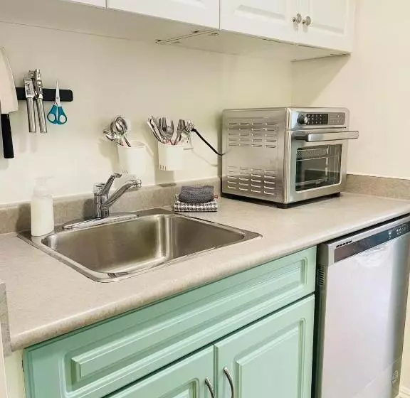1bedroom With 2 Queen Heated Parking
