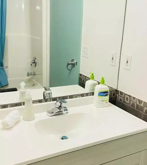1bedroom With 2 Queen Heated Parking