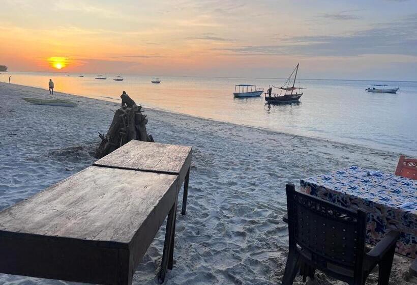 مبيت وإفطار Maweni Coralbay Beach Villa