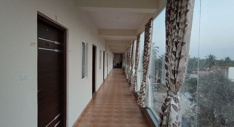 Hotel Amulya Regency