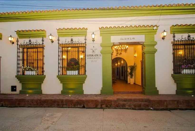 ホテル Literatium