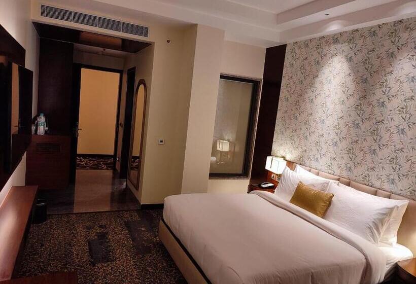 Отель Peninsula