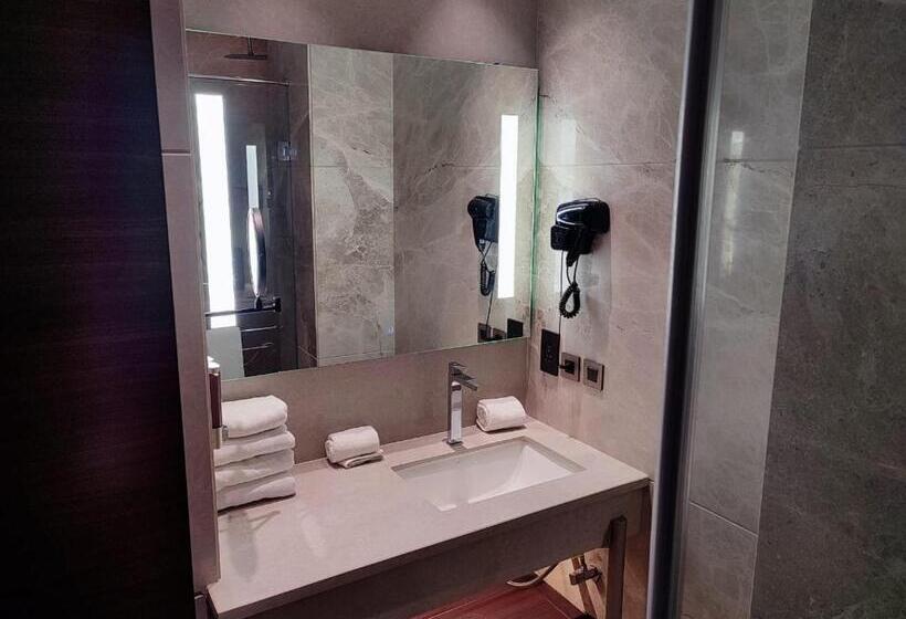 Отель Peninsula