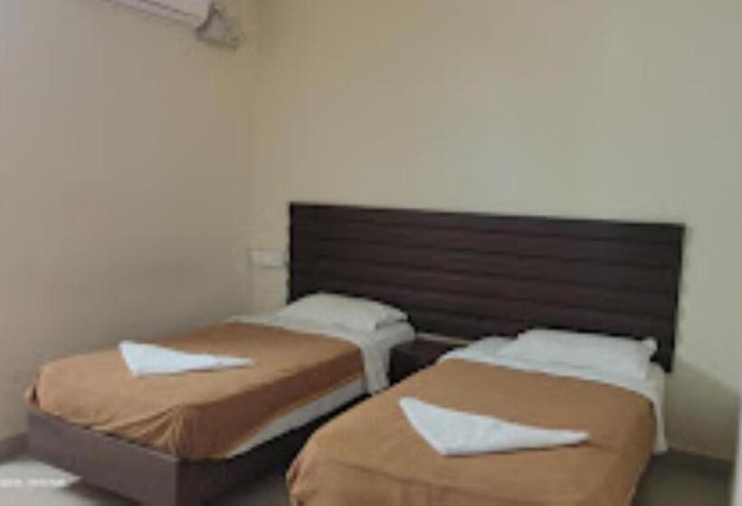 Otel R Banquets Ac Rooms, Vikarabad