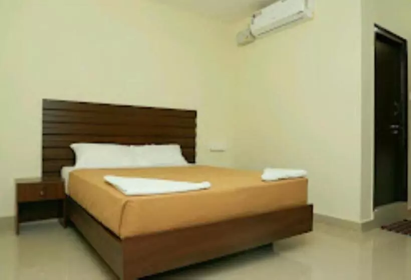 ホテル R Banquets Ac Rooms, Vikarabad