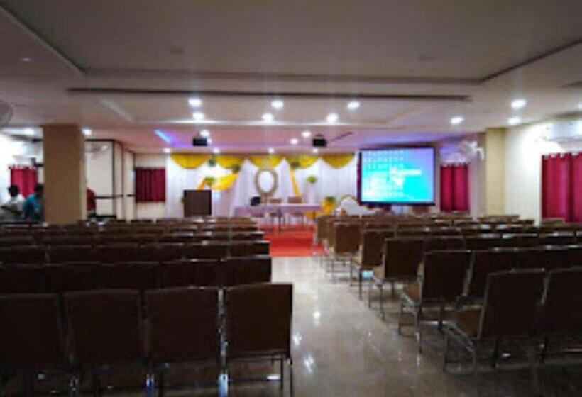 Otel R Banquets Ac Rooms, Vikarabad