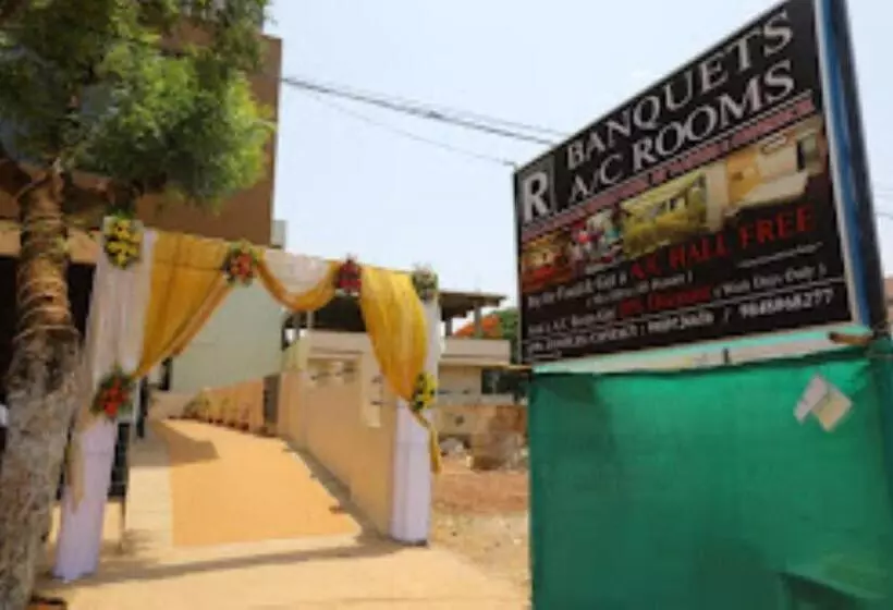 ホテル R Banquets Ac Rooms, Vikarabad