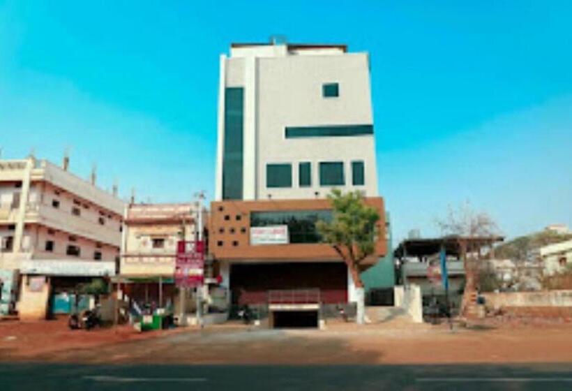 Otel R Banquets Ac Rooms, Vikarabad