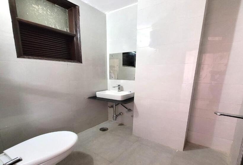 Hotel Ram Ghat Inn  In Front Of Mandakini River